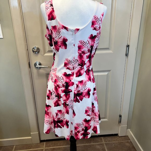 Le Chateau Ladies Dress - Picture 3 of 6